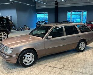 Mercedes-Benz Mercedes-Benz E 280T Historie Tempo CD-Wechsler A Gebrauchtwagen