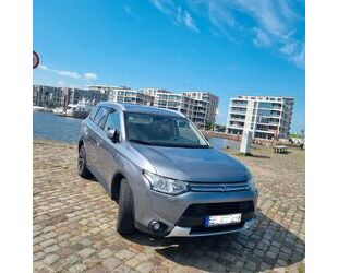 Mitsubishi Mitsubishi Outlander PHEV plus 4WD Plug-in Hybrid Gebrauchtwagen