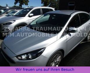 Ford Ford Focus Lim. Cool&Connect + Klima+ALU+ZV+79TKM+ Gebrauchtwagen