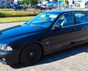 BMW BMW 520i Leder Schiebedach M-Paket 73tkm Gebrauchtwagen