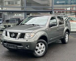 Nissan Nissan Pathfinder 2.5 dCi SE Gebrauchtwagen