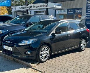 Ford Ford Focus Turnier 1. Hand Navi PDC vr+hi Tempomat Gebrauchtwagen