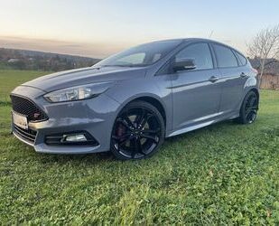 Ford Ford Focus 2,0 ST MK3 aus 1. Hand!! Gebrauchtwagen