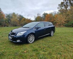 Toyota Toyota Avensis Combi Executive 2.0 Valvem. Multidr Gebrauchtwagen