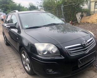 Toyota Toyota Avensis 2,2 D-CAT Combi Executive Gebrauchtwagen