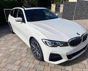 BMW BMW 320d M Paket LivePR SAG LED Pano AHK DAB 1Hd Gebrauchtwagen