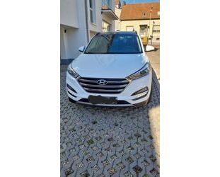 Hyundai Hyundai Tucson 2.0 CRDi 135kW Premium 4WD Automati Gebrauchtwagen