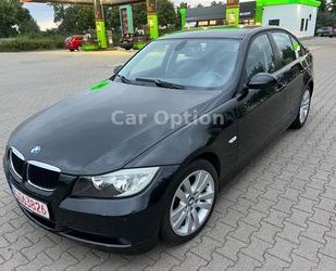 BMW BMW 320i Limousine/Automatik/Leder/aus 1.Besitz ! Gebrauchtwagen