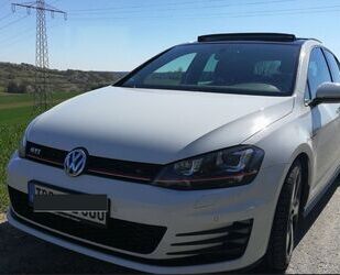 VW Volkswagen Golf 2.0 TSI DSG BMT GTI PANO Gebrauchtwagen