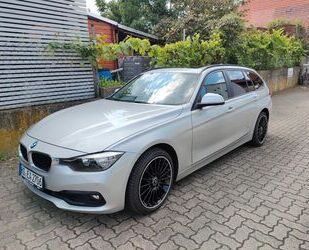 BMW BMW 320i Touring Pano/Auto./Kamera/PDC Gebrauchtwagen