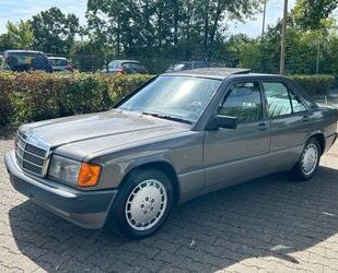 Mercedes-Benz Mercedes-Benz 190 E 2.0*AUTOM*SD*HOLZ*ALU*OLTIMER* Gebrauchtwagen