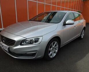 Volvo Volvo D2*MOMENTUM*XENON NAVI*STANDHZG*ZAHNR.NEU! Gebrauchtwagen