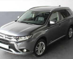 Mitsubishi Mitsubishi Outlander Plug-in-Hybrid 4WD Top Leder Gebrauchtwagen