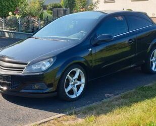 Opel Opel Astra GTC 1.6 Ecotec Cosmo 85kW Cosmo Gebrauchtwagen