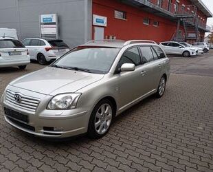 Toyota Toyota Avensis Combi Executive 2.0 Leder/Scheckhef Gebrauchtwagen