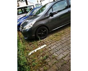 Peugeot Peugeot 208 1.2 Active Pure Tech 82 Automatik Star Gebrauchtwagen