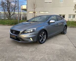 Volvo Volvo V40 R Design Navi Xenon Top Zustand Gebrauchtwagen