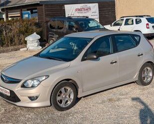 Hyundai Hyundai i30 1.4 Classic Klima 8fach TÜV neu Gebrauchtwagen