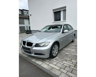 BMW BMW 318i - Keyless Go, 2te Hand, wenig Kilometer Gebrauchtwagen