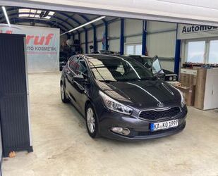 Kia Kia ceed / Ceed 1.6 GDI Dream Team Edition Drea... Gebrauchtwagen