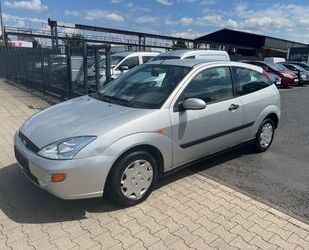 Ford Ford Focus 1.6 Ambiente Klima/PDC/8 Fach. /1.Hand Gebrauchtwagen