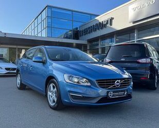 Volvo Volvo V60 T3*Kinetic*Xenon*PDC*Sitzhzg*1.Hand*Meta Gebrauchtwagen