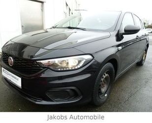 Fiat Fiat Tipo Street 1.4 Klima Tempomat Alu+ Winterräd Gebrauchtwagen