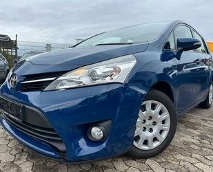 Toyota Toyota Verso 1,6i Klimaanlage,PDC,Tüv:10/2025 Gebrauchtwagen