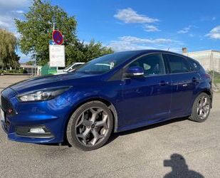 Ford Ford Focus Lim. ST Gebrauchtwagen