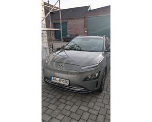 Hyundai Hyundai Kona ELEKTRO 100kW Trend Navi PDC LED Shz Gebrauchtwagen