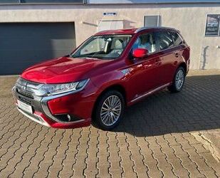 Mitsubishi Mitsubishi Outlander PHEV Spirit mit AHK/NAVI/RFK Gebrauchtwagen