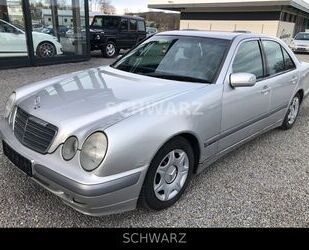 Mercedes-Benz Mercedes-Benz E 220 CDI CLASSIC 6-Gang*AHK*GSHD*2. Gebrauchtwagen