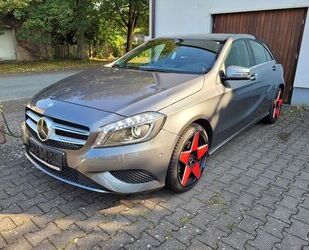 Mercedes-Benz Mercedes-Benz A180 Urban7G AUTOMATIK SCHECKHEFT+XE Gebrauchtwagen