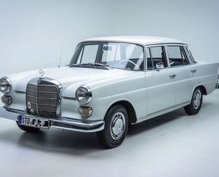 Mercedes-Benz Mercedes-Benz 200 Heckflosse (Oldtimer) Oldtimer