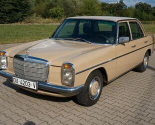 Mercedes-Benz Mercedes-Benz W115 240D 3.0 aus Spanien Gebrauchtwagen