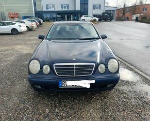 Mercedes-Benz Mercedes-Benz E 200 KOMPRESSOR CLASSIC Classic Gebrauchtwagen