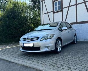 Toyota Toyota Auris 2,2-l-D-CAT D-CAT TOP Gebrauchtwagen