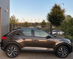 VW Volkswagen T-Roc 1.5 TSI CLBMT im perfekten Zustan Gebrauchtwagen