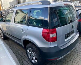 Skoda Skoda Yeti 2.0 TDI Elegance / Panorama / Leder Gebrauchtwagen