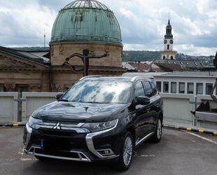 Mitsubishi Mitsubishi Outlander 2.4 MIVEC PLUG-IN HYBRID 4WD Gebrauchtwagen