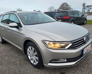 VW Volkswagen Passat Variant *1 Hand*Navi*Abstandtemp Gebrauchtwagen