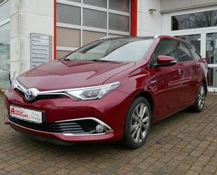 Toyota Toyota Auris Touring Hybrid Executive Pano LED 3j Gebrauchtwagen