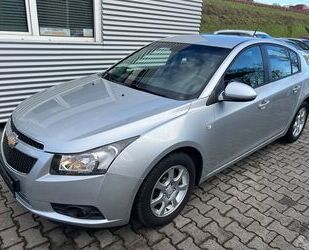 Chevrolet Chevrolet Cruze Sedan 2.0 TD Navigation PDC Euro 5 Gebrauchtwagen