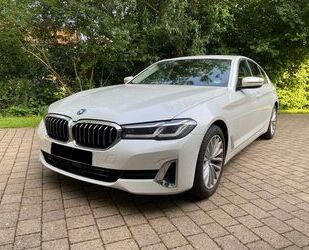 BMW BMW 530e xDrive Luxury HUD RüKa Navi Laser Garanti Gebrauchtwagen