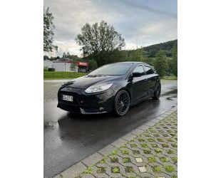 Ford Ford Focus 2,0 EcoBoost ST Leder-Sport-Paket ST Gebrauchtwagen