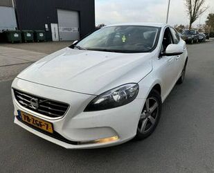 Volvo Volvo V40 1.6 D2 2012 Weiß Momentum Sportvelgen Gebrauchtwagen