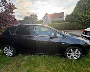 Opel Opel Astra J Lim.5-trg*Scheckheft*USB*Klima*Tempom Gebrauchtwagen