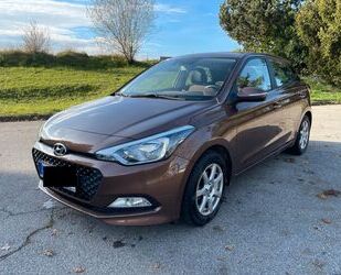 Hyundai Hyundai i20 YES! Silver Edition SHZ LHZ Tempom. 8- Gebrauchtwagen