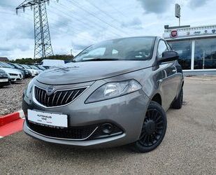 Lancia Lancia Ypsilon 1.0 Hybrid Silver, Klima, PDC, Blue Gebrauchtwagen