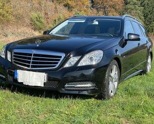 Mercedes-Benz Mercedes-Benz E200, Kombi, schwarz, EZ 03.12, 1105 Gebrauchtwagen